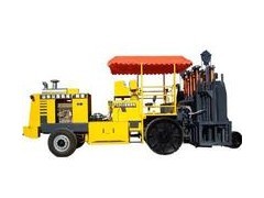 云南多錘頭破碎機出租 云南專業多錘頭破碎機租賃